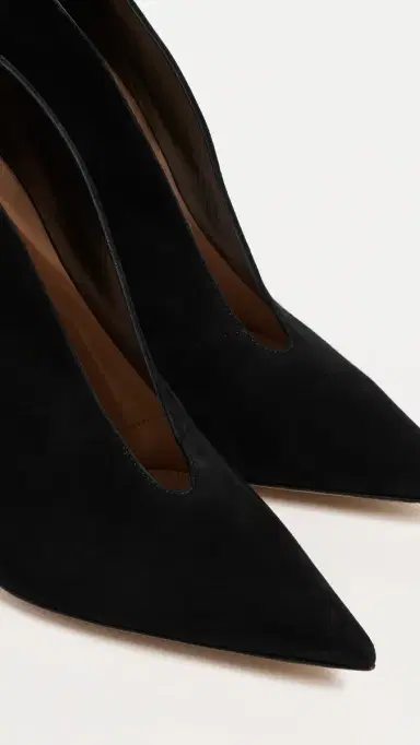 Gianvito Rossi Vania Camoscio Heels Black | Thumbnail 5