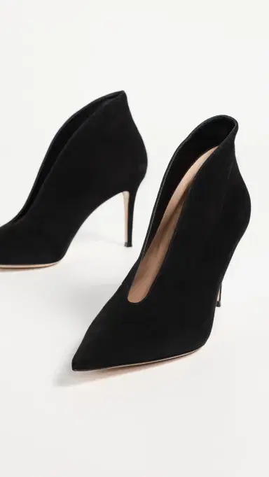 Gianvito Rossi Vania Camoscio Heels Black | Thumbnail 6