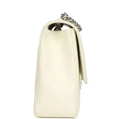 Chanel Vintage Chanel Classic Jumbo Single Flap Bag White Caviar Silver Hardware | Thumbnail 3 Chanel Vintage Chanel Classic Jumbo Single Flap Bag White Caviar Silver Hardware | Thumbnail 3