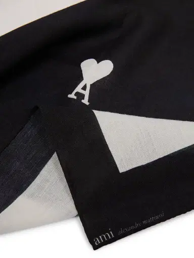 AMI PARIS Men's Ami de Coeur Logo Printed Scarf | Thumbnail 2 AMI PARIS Men's Ami de Coeur Logo Printed Scarf | Thumbnail 2