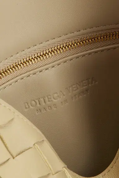 Bottega Veneta Small Andiamo Bucket Bag | Thumbnail 7