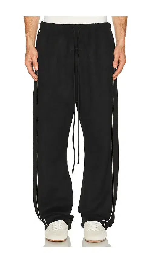 Signature Relaxed Pant
