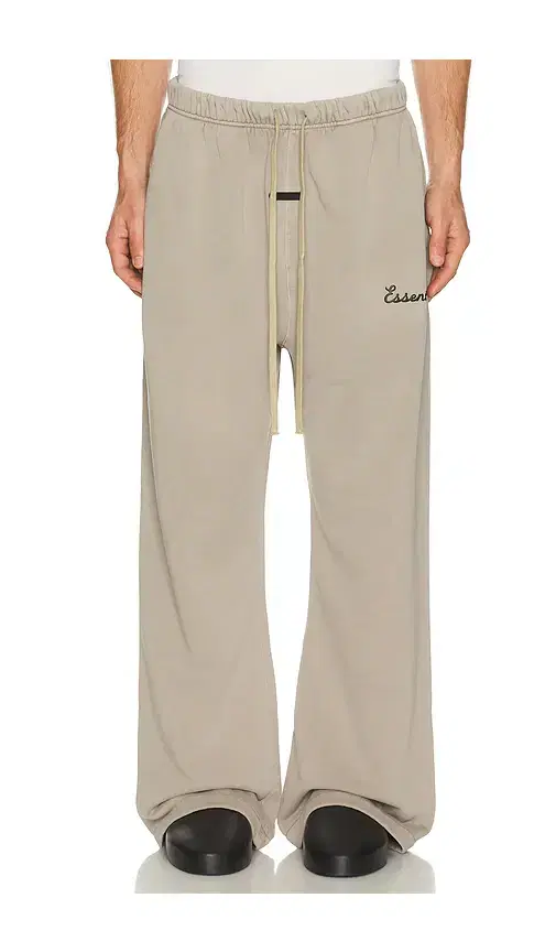 Training Classic Fit Flare Sweatpant