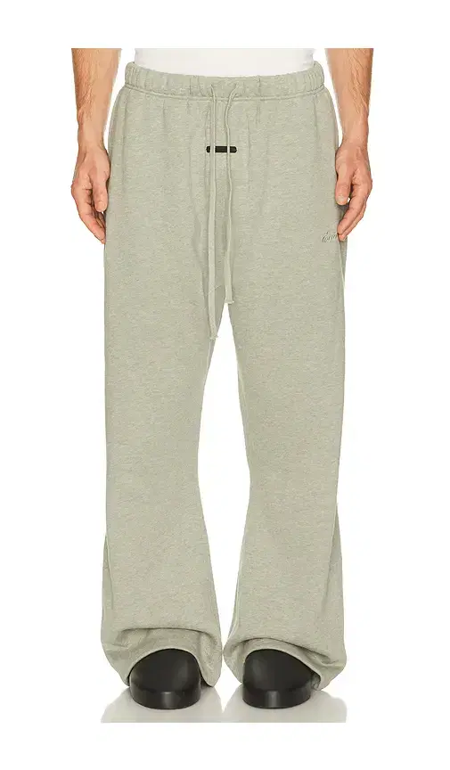 Signature Flare Sweatpant