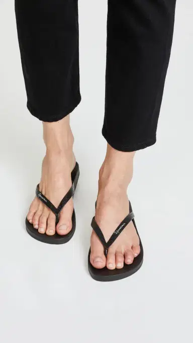Ipanema Ana Flip Flops Black | Thumbnail 3
