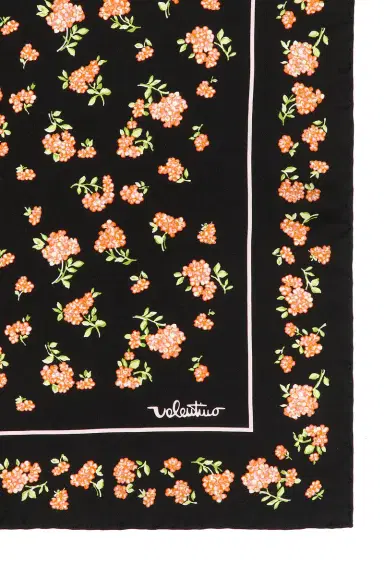 Valentino Garavani Seta Stampa Shawl | Thumbnail 3