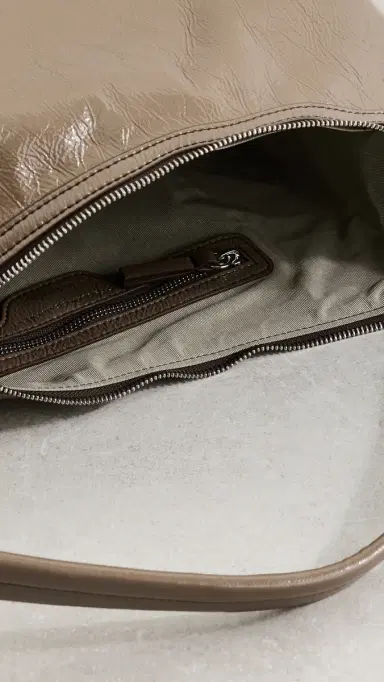 Stella McCartney Dartmoor Shoulder Bag Taupe One Size | Thumbnail 6 Stella McCartney Dartmoor Shoulder Bag Taupe One Size | Thumbnail 6