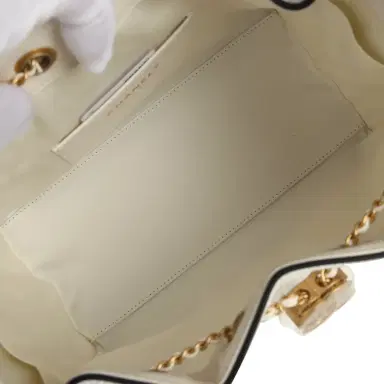 Chanel Chanel Small 25 Hobo Bag White Raffia and Black Calfskin Antique Gold Hardware | Thumbnail 8
