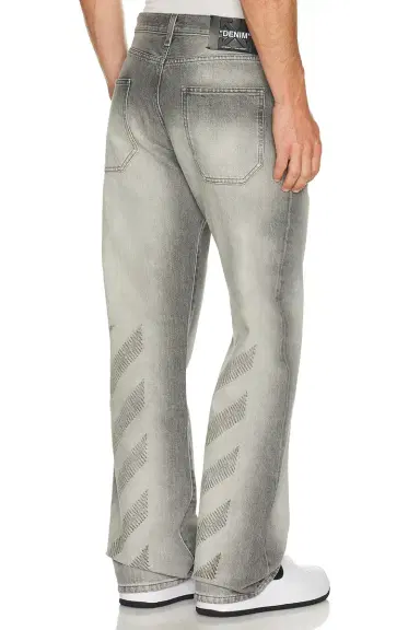 Off-White Slim Relax Jeans | Thumbnail 1 Off-White Slim Relax Jeans | Thumbnail 1