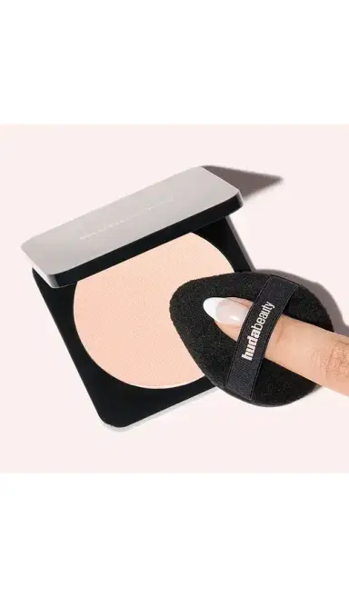 Huda Beauty Easy Bake Marshmallow Puff Sponge. | Thumbnail 2