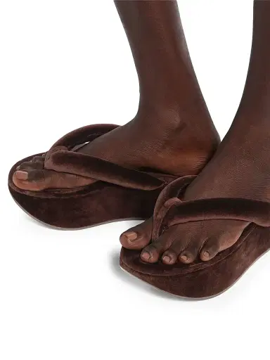 Balenciaga Women's Gaeta Thong Sandals - Moka | Thumbnail 6