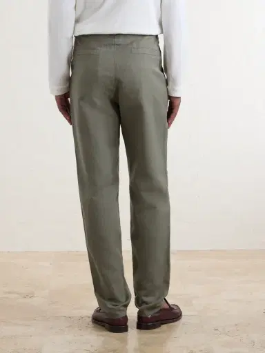 Brunello Cucinelli Straight-Leg Pleated Cotton and Linen-Blend Trousers - Men | Thumbnail 4