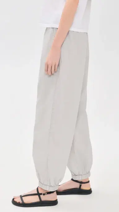 James Perse Stretch Poplin Parachute Pants Salt | Thumbnail 4 James Perse Stretch Poplin Parachute Pants Salt | Thumbnail 4