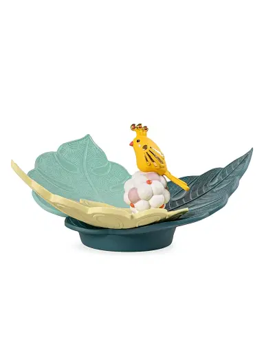 Lladro Utopical Porcelain Centerpiece | Thumbnail 1 Lladro Utopical Porcelain Centerpiece | Thumbnail 1