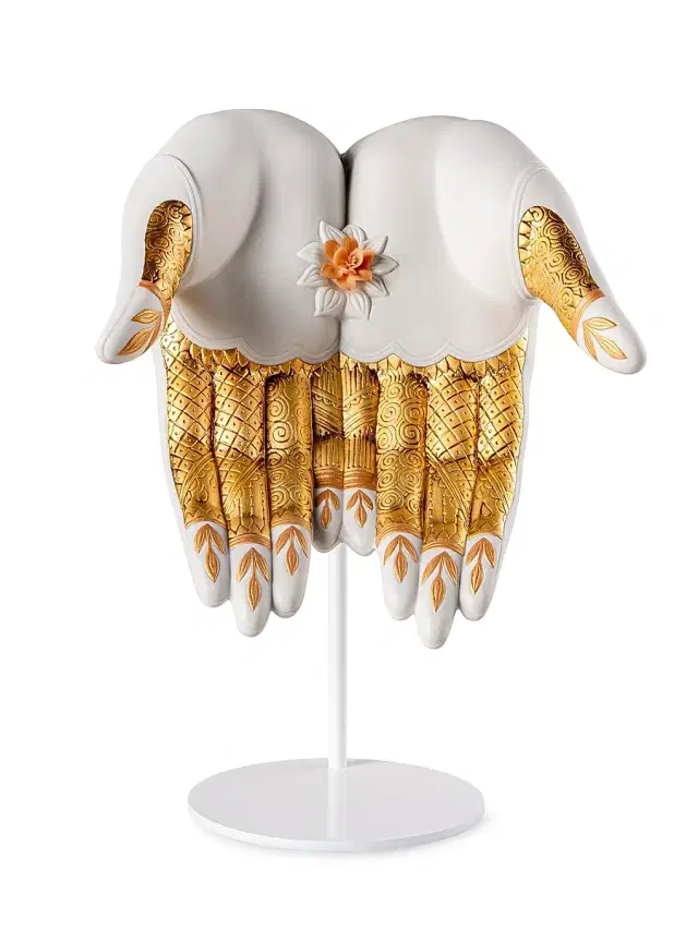 Lladro Hinduism Abundance Mudra Porcelain Sculpture