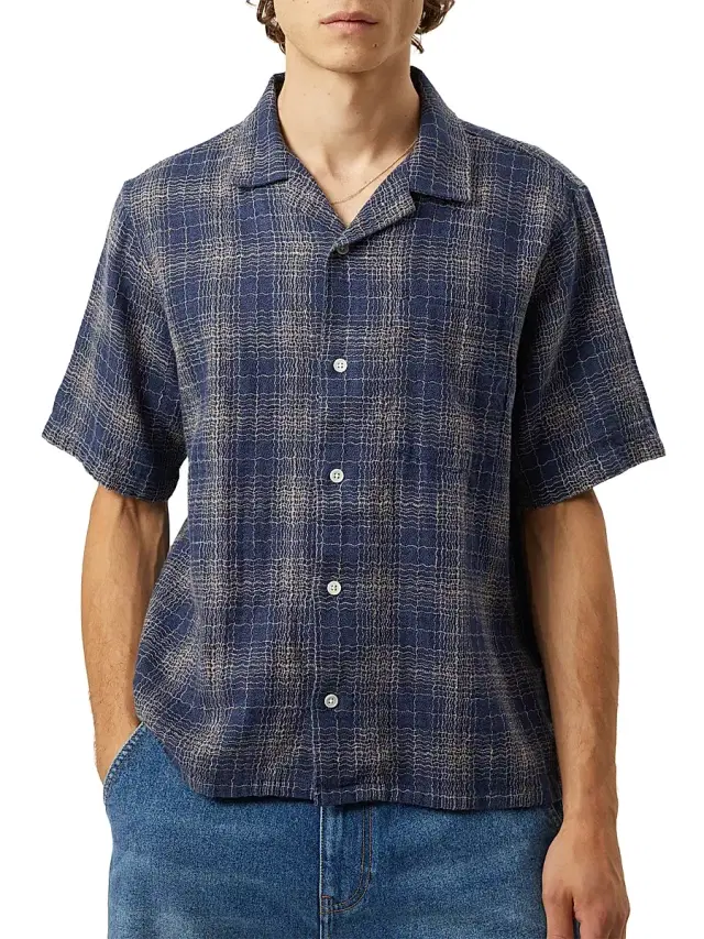 Men's Wavy Cotton-Linen Camp Shirt - Navy