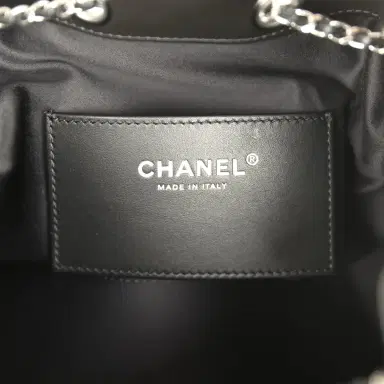 Chanel Chanel Small 25 Hobo Bag Black Shiny Aged Crumpled Calfskin Silver Hardware | Thumbnail 9 Chanel Chanel Small 25 Hobo Bag Black Shiny Aged Crumpled Calfskin Silver Hardware | Thumbnail 9