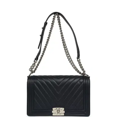 Chanel Pre-owned Chanel New Medium Chevron Boy Bag Navy Blue Calfskin Silver Hardware | Thumbnail 7 Chanel Pre-owned Chanel New Medium Chevron Boy Bag Navy Blue Calfskin Silver Hardware | Thumbnail 7
