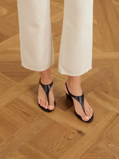 aeyde Roose Leather Thong Sandals | Thumbnail 2 aeyde Roose Leather Thong Sandals | Thumbnail 2