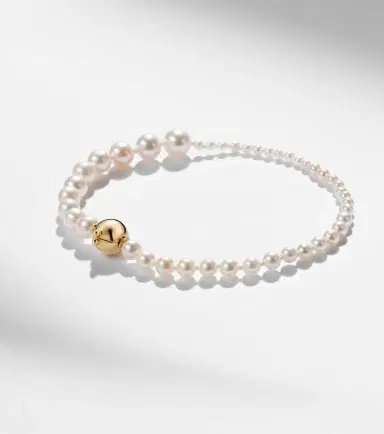 Sophie Bille Brahe Petite Peggy 14kt gold bracelet with freshwater pearls | Thumbnail 5