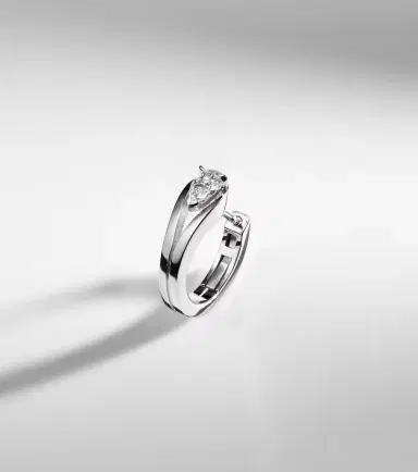 Repossi Serti Inversé XS 18kt white gold single earring with diamond | Thumbnail 5