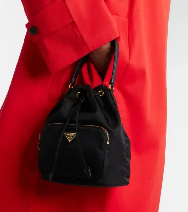 Prada Duet Small Re-Nylon bucket bag | Thumbnail 4
