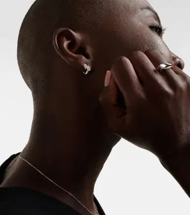 Repossi Serti Sur Vide 18kt white gold single earring with diamonds | Thumbnail 3 Repossi Serti Sur Vide 18kt white gold single earring with diamonds | Thumbnail 3