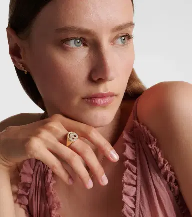 Sydney Evan Happy Face 14kt yellow gold signet ring with diamonds | Thumbnail 3