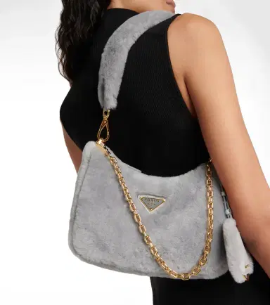 Prada Re-Edition 2005 Small shearling shoulder bag | Thumbnail 2