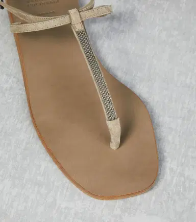 Brunello Cucinelli Embellished suede thong sandals | Thumbnail 3