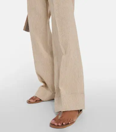 Brunello Cucinelli Embellished suede thong sandals | Thumbnail 6