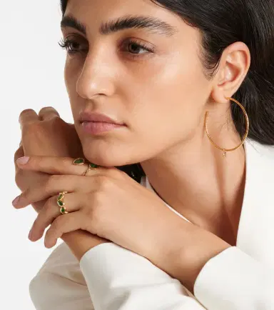 Octavia Elizabeth Nesting Gem 18kt gold eternity ring with emeralds | Thumbnail 3