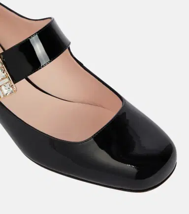 Roger Vivier Très Vivier patent leather Mary Jane pumps | Thumbnail 4 Roger Vivier Très Vivier patent leather Mary Jane pumps | Thumbnail 4
