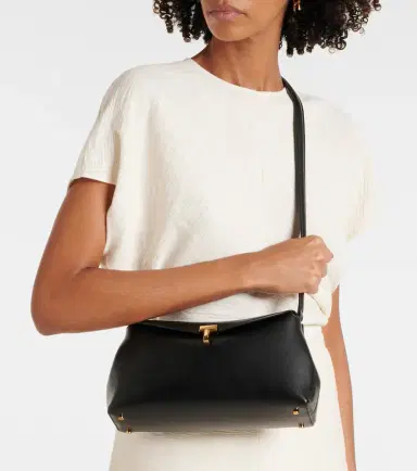 TOTEME T-Lock Small leather clutch | Thumbnail 6 TOTEME T-Lock Small leather clutch | Thumbnail 6