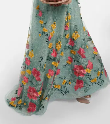 Costarellos Liana embroidered Chantilly lace gown | Thumbnail 4