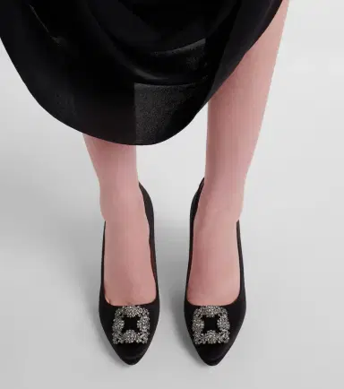Manolo Blahnik Hangisi 90 embellished satin pumps | Thumbnail 5