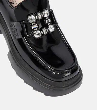 Roger Vivier Wallaviv strass buckle patent leather loafers | Thumbnail 4