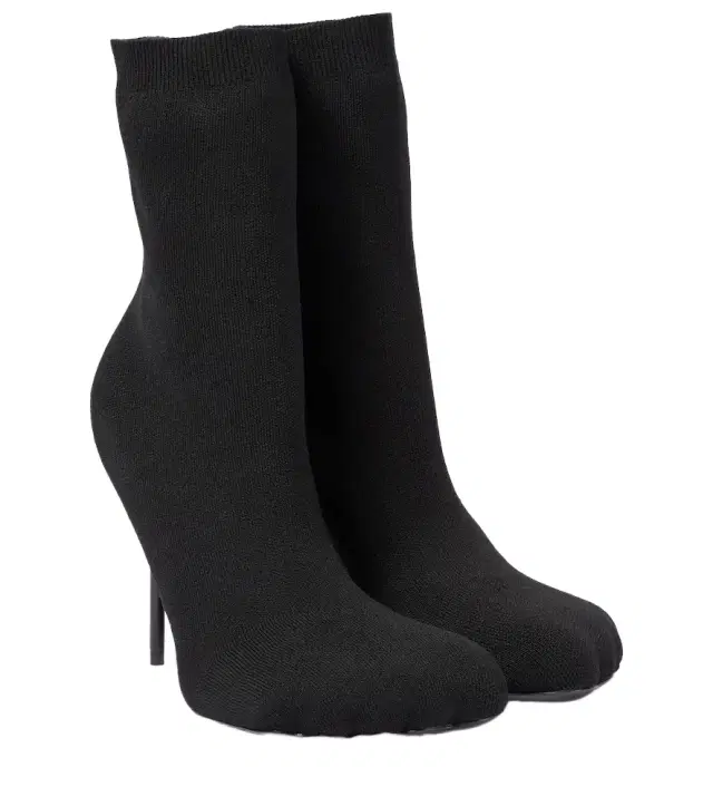 Anatomic sock ankle boots