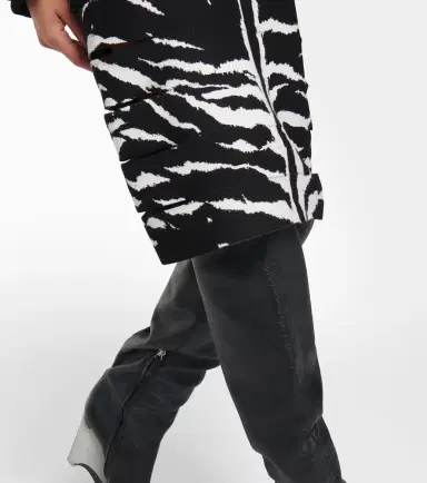 Alaïa Alaïa Zebra-printed high-rise midi skirt | Thumbnail 4