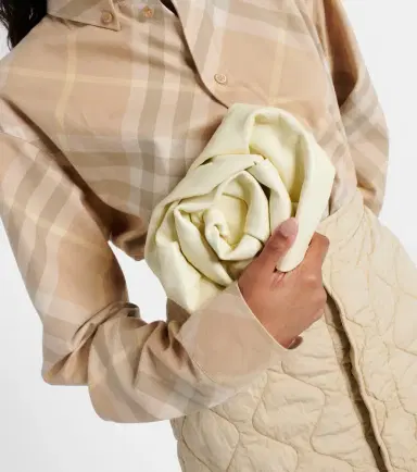 Burberry Rose gathered leather clutch | Thumbnail 2