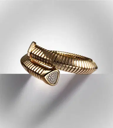 Marina B Trisola 18kt gold cuff bracelet with diamonds | Thumbnail 2