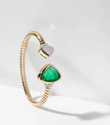 Marina B Trisolina 18kt gold cuff bracelet with emerald and diamonds | Thumbnail 5 Marina B Trisolina 18kt gold cuff bracelet with emerald and diamonds | Thumbnail 5