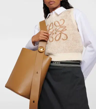 Loewe Pebble Medium leather bucket bag | Thumbnail 2 Loewe Pebble Medium leather bucket bag | Thumbnail 2