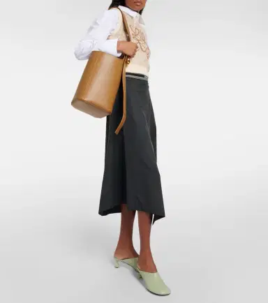 Loewe Pebble Medium leather bucket bag | Thumbnail 3 Loewe Pebble Medium leather bucket bag | Thumbnail 3