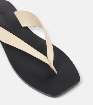 A Emery A. Emery Kinto leather thong sandals | Thumbnail 2