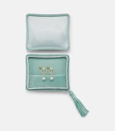 Sophie Bille Brahe Pearl Heart 14kt gold pendant earrings with pearls | Thumbnail 6 Sophie Bille Brahe Pearl Heart 14kt gold pendant earrings with pearls | Thumbnail 6