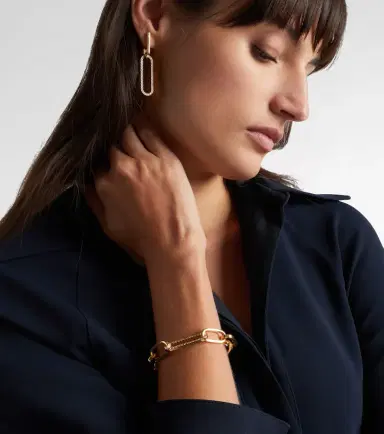 Bucherer Fine Jewellery Link 18kt gold hoop earrings with diamonds | Thumbnail 4