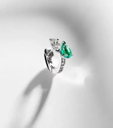 Repossi Serti sur Vide 18kt white gold single earring with diamonds and emerald | Thumbnail 5 Repossi Serti sur Vide 18kt white gold single earring with diamonds and emerald | Thumbnail 5