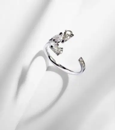 Repossi Serti sur Vide 18kt white gold ring with diamonds | Thumbnail 4 Repossi Serti sur Vide 18kt white gold ring with diamonds | Thumbnail 4