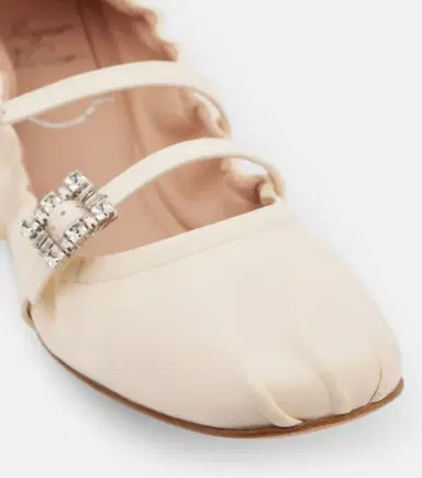 Roger Vivier Crystal-embellished leather ballet flats | Thumbnail 6